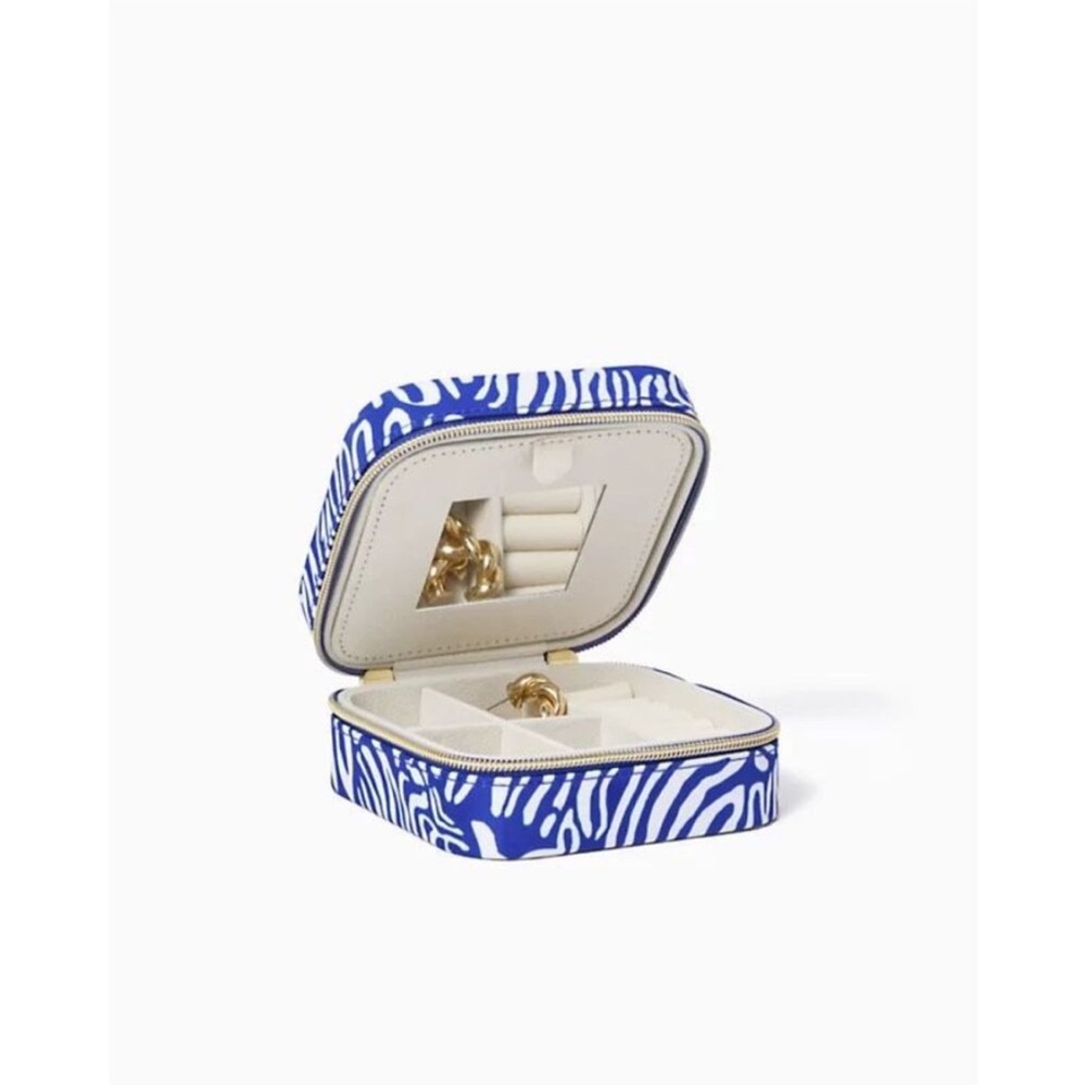 NWT Lilly Pulitzer Jewelry Case Martinique Blue Zee Bebe - Picture 3 of 12